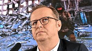 RRPS-Chef Jörg Stratmann: Dass sein Vertrag jetzt nur um zwei Jahre verlängert wurde, gibt Anlass zu Spekulationen. Üblich sind ...