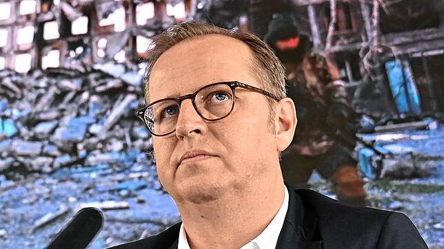 RRPS-Chef Jörg Stratmann: Dass sein Vertrag jetzt nur um zwei Jahre verlängert wurde, gibt Anlass zu Spekulationen. Üblich sind ...
