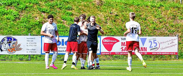 Bild 17: Die SG FC Wehr/Bergalingen startet mit einem 3:1-Sieg ins Abenteuer Verbandsliga &ndash; wir haben Fotos!