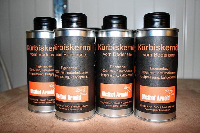 So sieht das Kürbiskernöl vom Obsthof Arnold verpackt aus.