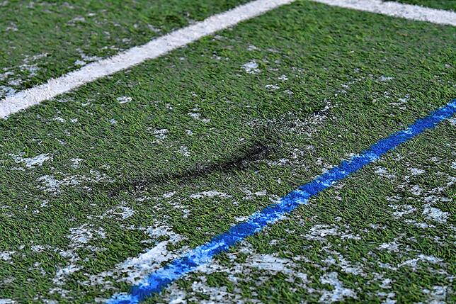 Bild 1: Brandlöcher und verschmorte Plastikhalme