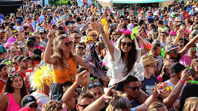 Das Summerty-Festival im Seepark ist zwei Tage das Ziel von rund 8000 Party- und Musikfans.