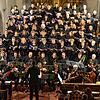 Der Kirchenchor und das Projektorchester beim großen geistlichen Konzert in der Pfarrkirche St. Nikolaus. Auf dem Programm stehen Werke ...