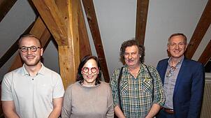 Die komplette Vorstandschaft bei den Kulturfreunden: Kassierer Erik Simon (von links), die erste Vorsitzende Petra Simon, Vize Volker ...