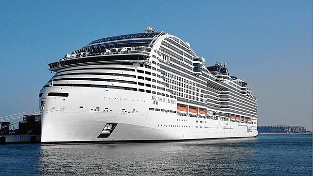 Das Kreuzfahrtschiff MSC World Europa mit 8.500 Menschen an Bord geriet in Seenot.