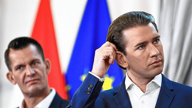 Österreichs Bundeskanzler Sebastian Kurz (rechts) bei der Verkündung der neuen Regeln, neben ihm Gesundheitsminister Wolfgang Mückstein.