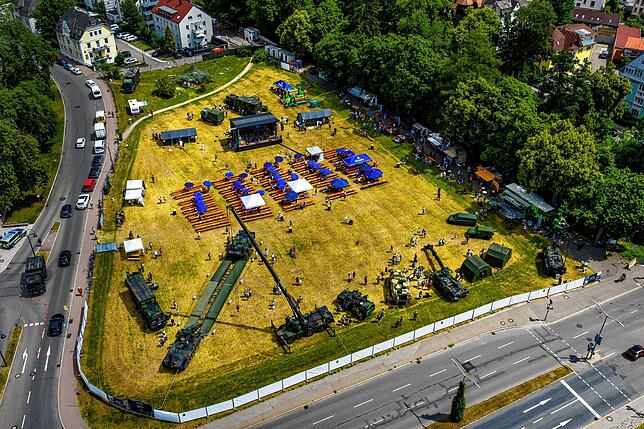 Bild 3: Die schönsten Impressionen von der Jubilumsparade der Pioniere durch die Innenstadt