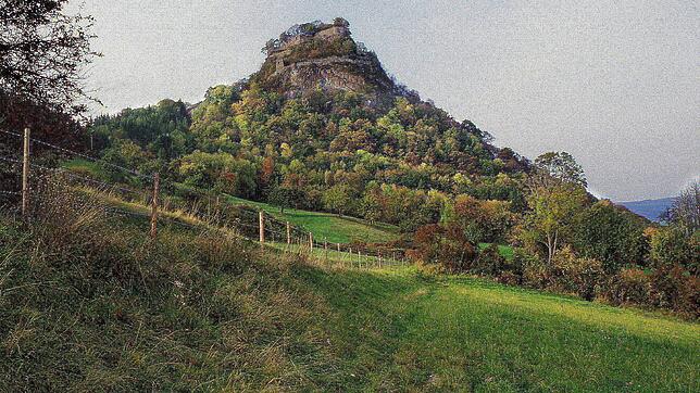 Der Hohenkrähen mit Poppeles Burg, die einem Krähennest gleich auf dem einstigen Vulkan thront.