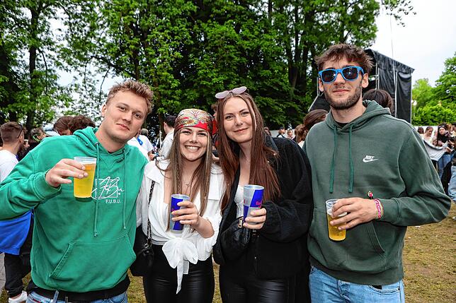 Bild 24: Im Stadion wird am zweiten Tag des Campus-Festivals nochmals aufgedreht
