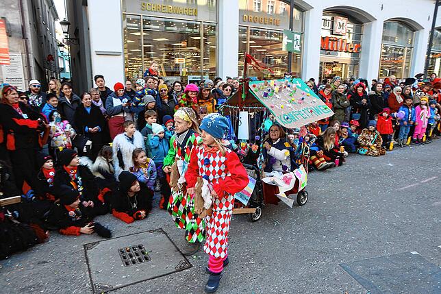 Bild 16: Kärrele-Rennen 2024 auf der Marktstätte in Konstanz: Alle Bilder des fulminanten Events