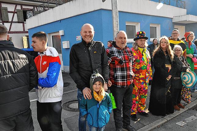 Bild 21: Historische Narrenzunft begeistert mit ihrem Umzug am Fasnetssunntig