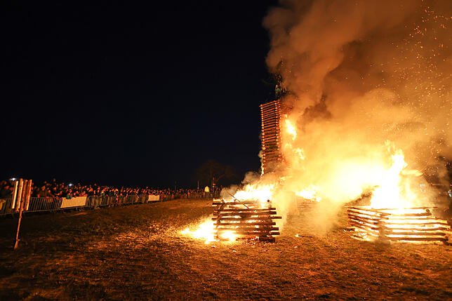 Bild 25: Litzelstetten 2025: Diese Funkenfeuer-Bilder fangen die Tradition perfekt ein!