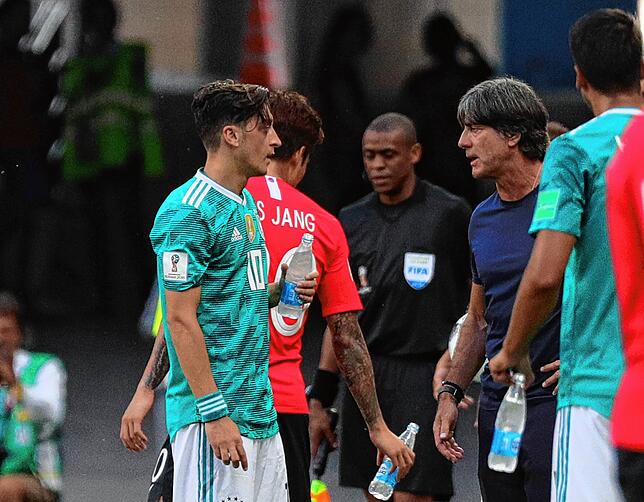 Die Fußball WM in Russland wird für Joachim Löw und Mesut Özil zum Desaster. Am Ende steht ein bitteres Aus in der Vorrunde.