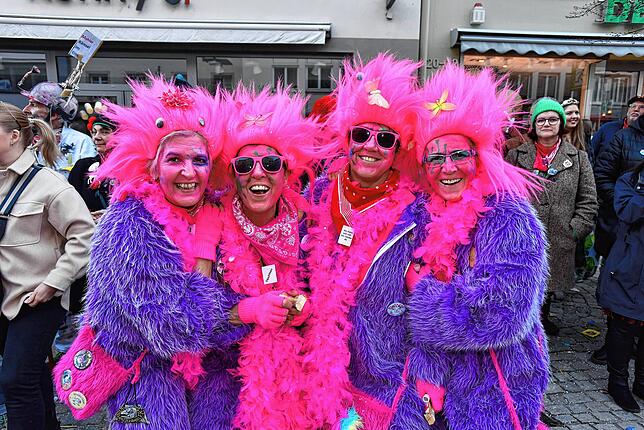Bild 15: Fasnetmontag in Villingen: Bilder vom blau-weißen  Glonkiumzug