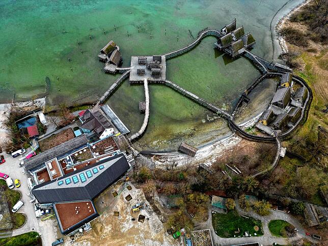 Das Freilichtmuseum in Uhldingen bekommt eine Ergänzung: Ein Museumsgebäude (rechts unten), dessen erster Flügel kurz vor der ...
