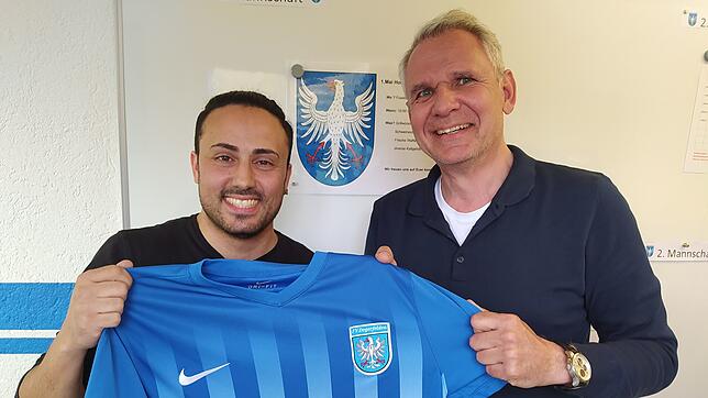Neuer Trainer ab Sommer: Giuseppe Campagna (links) hat Sport-Koordinator Thomas Laleike zugesagt, ab 1. Juli als Nachfolger von Leo ...