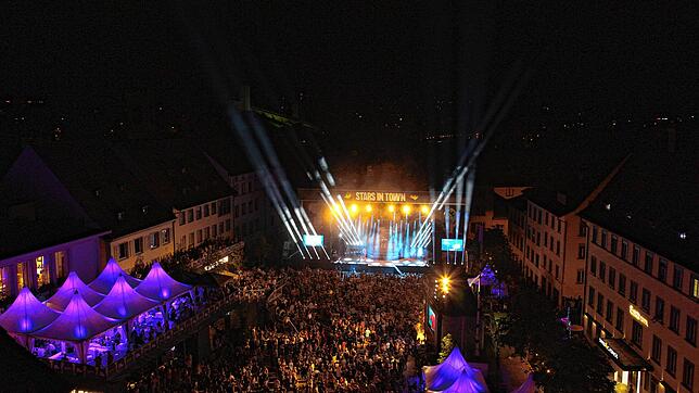 Zuletzt fand das Festival Stars in Town in der Schaffhausener Altstadt im Jahr 2019 statt. Unser Archivbild zeigt die Hauptbühne. Nun ...