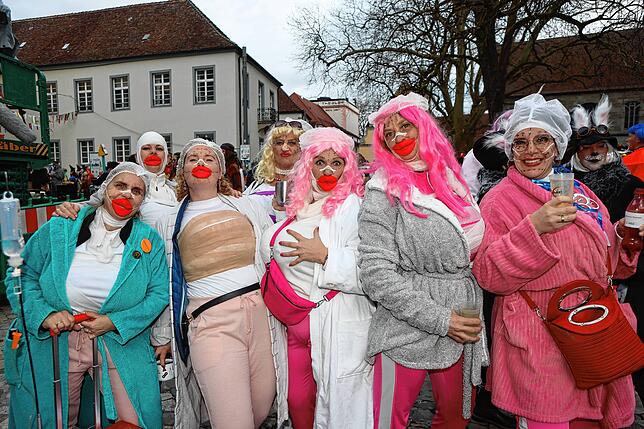 Bild 3: Bunt, bunter, Konstanzer Fasnacht: So fantasievoll geht es auf dem Münsterplatz zu