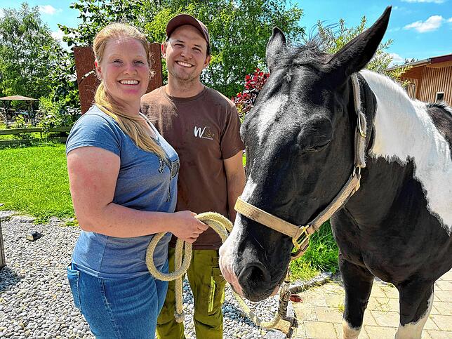 Katharina Müller-Langhans und ihr Mann Tim Müller haben sich mit dem Waldhummelhof in VS-Obereschach ihren Lebenstraum erfüllt.