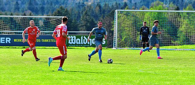 Bild 37: SV Jestetten gewinnt 3:1 beim FC Schlüchttal &ndash; und wir haben Bilder!