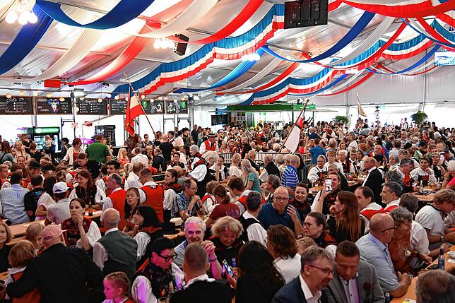 Bild 4: Bilder von der Bockverlosung