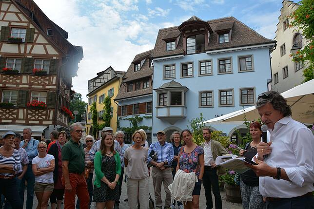 Über den Marktplatz (hier im Bild) ging es dann weiter Richtung Bärenbrunnen und Burgweganlage in die Unterstadt.