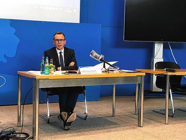Landrat Sven Hinterseh beim Sommergespräch im Landratsamt