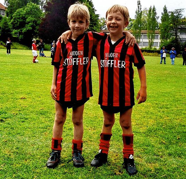 Ziemlich beste Freunde: Nico Gasser (links) und Robin Sättele bei den Bambini des SV Reichenau