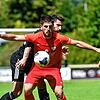 Siegtor: Neuzugang Urtan Aliaj (vorne) vom FC Tiengen 08 setzte sich hier gegen Moritz Hackenberger durch und traf in der 77. Minute zur ...