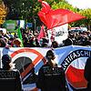 Symbolbild: Am 4. Oktober 2020 zogen Antifa-Gruppen und Bürger-Organisationen in einer Gegendemonstration gegen die Querdenker auf die ...