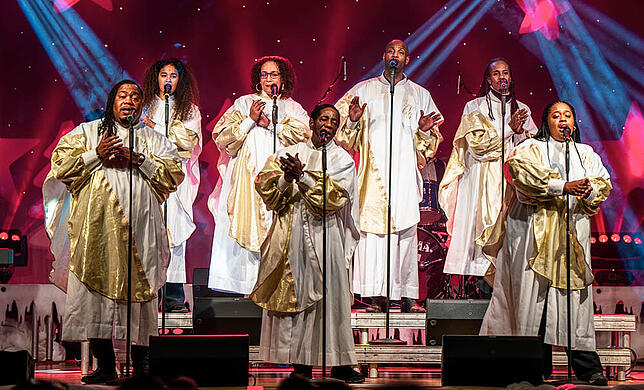 Ein Act zum Mitmachen. Bei den Golden Voices of Gospel klatscht, stampft und sing das Publikum mit.