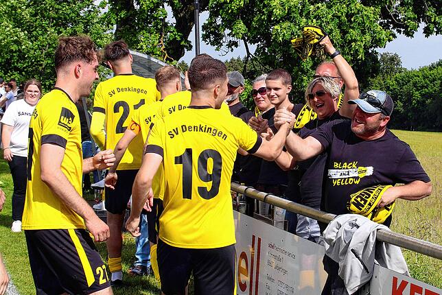 Bild 34: Der SV Denkingen ist Meister und steigt in die Landesliga auf. Wir waren mit der Kamera dabei!