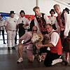 Die Waldshuter Chilbi ist vorbei. Hier noch einmal Bockgewinner Joe Keller (links) mit seinem Bock &bdquo;Andreas der ...