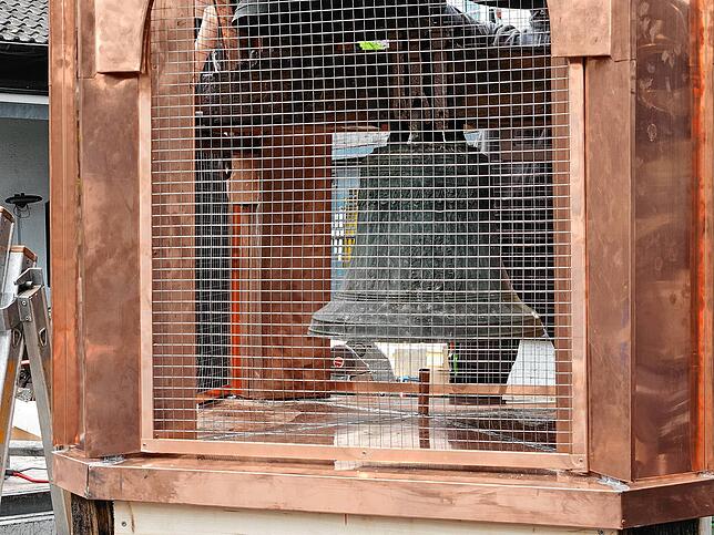 Bild 5: Das untere Tor hat einen neuen Glockenturm! Das sind die spektakulärsten Bilder der Montage
