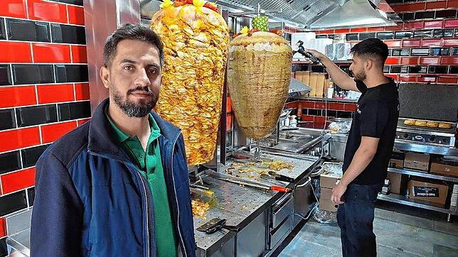 Bild 9: Hunderte Konstanzer warten auf den 1-Cent-Döner: Unglaubliche Szenen in Bildern festgehalten
