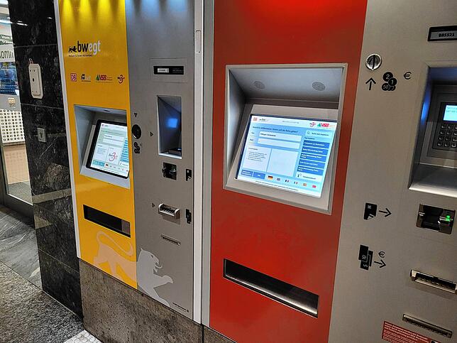 Fahrkarte lösen: Die Hürden zum Ticket beginnen mit der Wahl des richtigen Fahrkartenautomaten. Vor allem Touristen haben es schwer mit ...