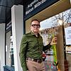 Am Montag, 19. Februar, kann Augenoptiker Markus Milbradt sein Geschäft in der belebten Karlstraße nicht öffnen. Einbrecher haben alle ...