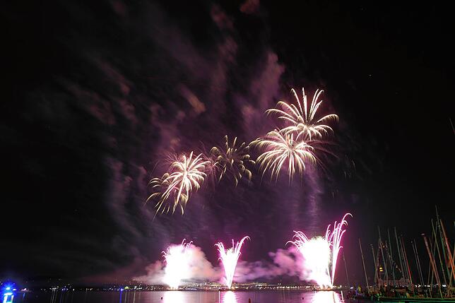 Bild 17: Es knallt beim Seenachtfest 2025! Das Feuerwerk über dem Bodensee lädt zum Staunen ein