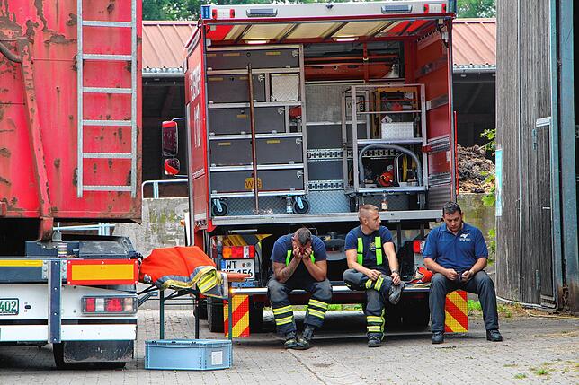 Bild 42: Scheune brennt: Bilder vom Großeinsatz der Feuerwehr in Bernau-Goldbach
