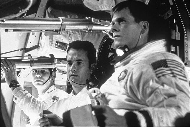 Film "Apollo 13" Von links Bill Paxton als Fred Haise, Tom Hanks als Jim Lovell und Kevin Bacon als Jack Swigert: Der Film "Apollo 13" des Regisseurs Ron ...