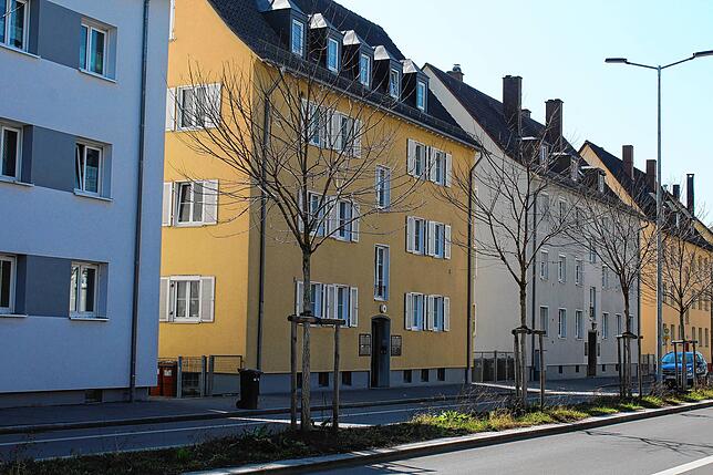 Hier, in der heutigen Keplerstraße 36, dem gelben Gebäude in der Mitte, lebte Sauter als Kind mit seinen Eltern und seiner jüngeren ...