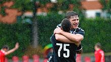 Konstantin Hahn (hinten) mit Teamkollege Liam Omore