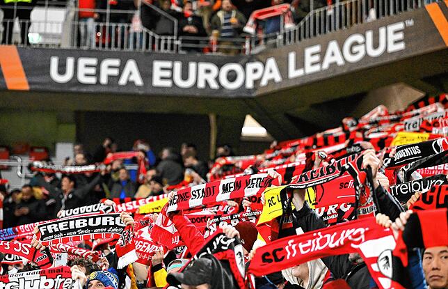 Die Freiburger Fans sind weiter in der Europa League mit dabei. Bild: dpa