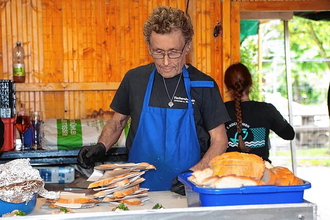 Bild 9: Reichenauer Weinfest 2025: Am Sonntag wird noch einmal miteinander angestoßen