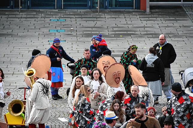 Bild 11: Singen feiert den Schmotzigen Dunschdig: Die besten Bilder vom Rathaussturm!