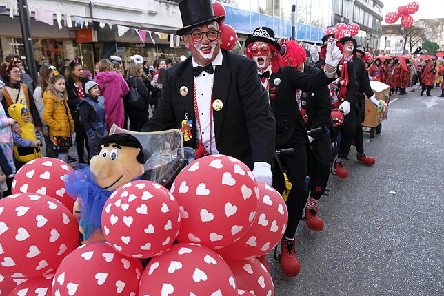 Bild 19: Bilder vom großen Fasnet Samschdig-Umzug der Poppele-Zunft (1)