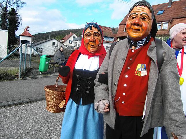 Die Fasnet vereint stets neue Elemente und langjährige Traditionen, so wie die Figuren Mettenbergwieble und Bumbismaale.
