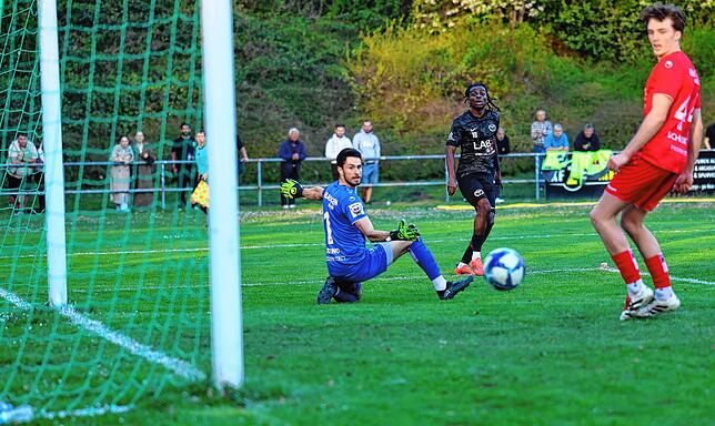 Bild 18: Bennet Ukaj lässt die Südsterne im Derby jubeln! Hier gibt es unsere große Bildergalerie!