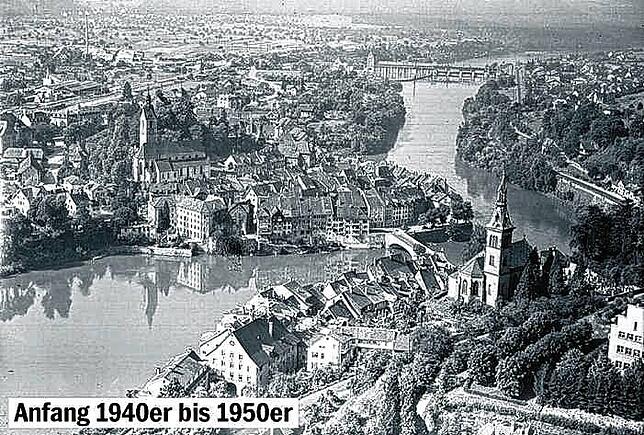 Undatierte Luftaufnahme von Laufenburg, vermutlich aus der Zeit Anfang der 1940er bis Anfang der 1950er Jahre. Im Hintergrund das ...