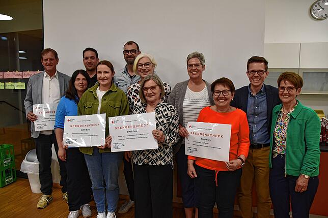 Markus Stich (TuS Abteilung Handball), Sarah Zimmermann (TuS Abteilung Turnen), Florian Liebegott (FC), Lena Walde (KJO), Timo Simmen ...